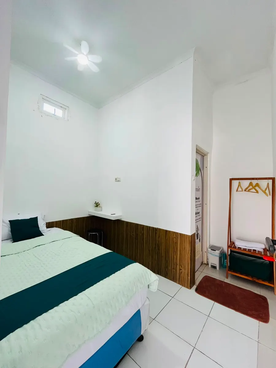 Kamar assistant DATOYA Guest House untuk kebutuhan menginap rombongan keluarga
